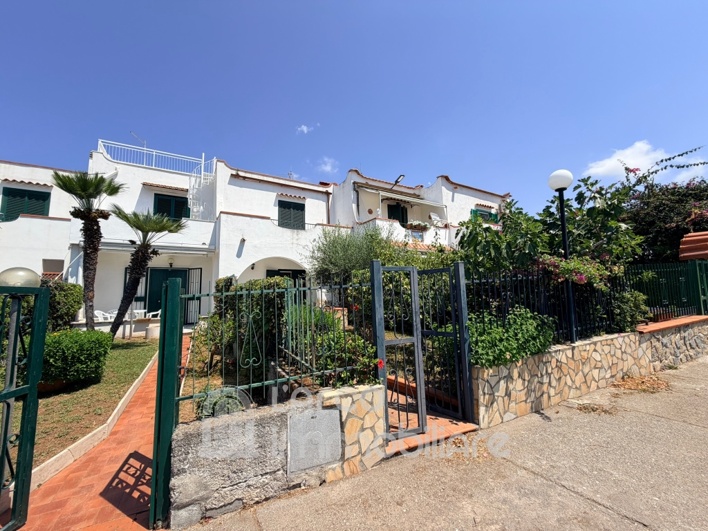 Villetta su due livelli vista mare