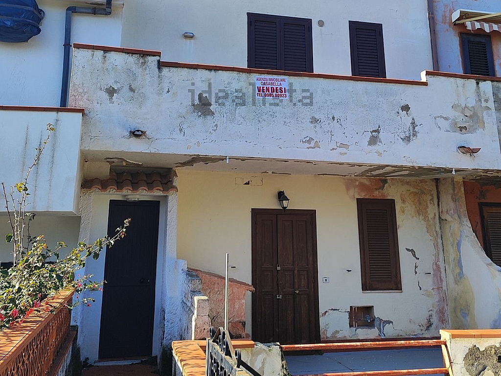 Appartamento su due piani vista mare